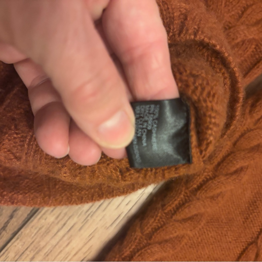 ANTONIO MELANI Cable Knit Turtleneck Sweater in Rust Orange - Picture 4 of 4